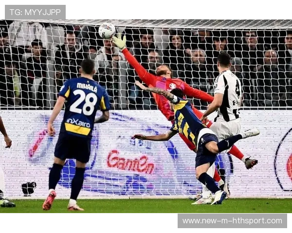 尤文麦肯尼禁区内补射建功